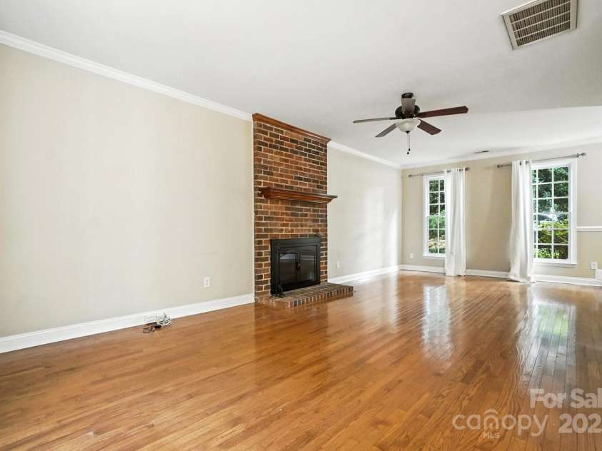 15129 Chewtonglen Lane, Huntersville, NC 28078.  MLS# CAR4283260, YatesRealty ID 30176. 