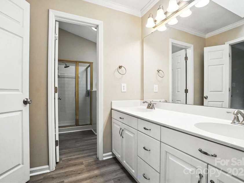 15129 Chewtonglen Lane, Huntersville, NC 28078.  MLS# CAR4283260, YatesRealty ID 30176. 