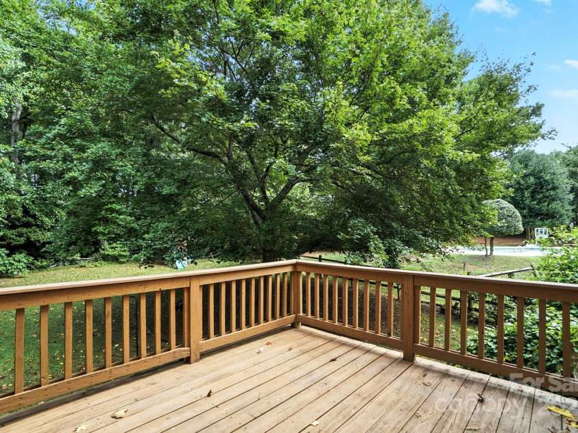 15129 Chewtonglen Lane, Huntersville, NC 28078.  MLS# CAR4283260, YatesRealty ID 30176. 
