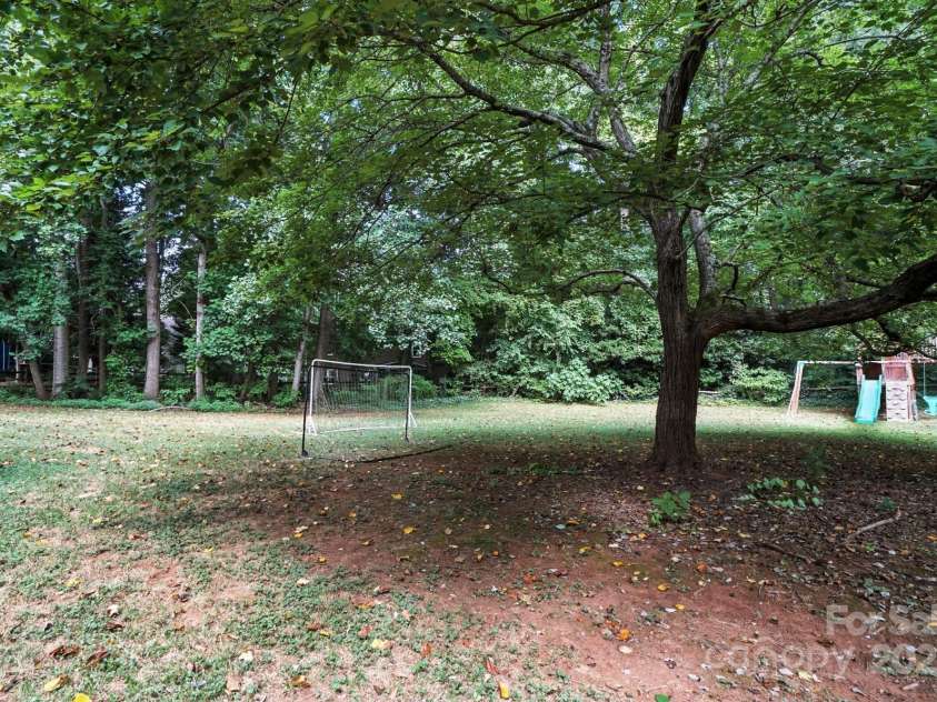 15129 Chewtonglen Lane, Huntersville, NC 28078.  MLS# CAR4283260, YatesRealty ID 30176. 