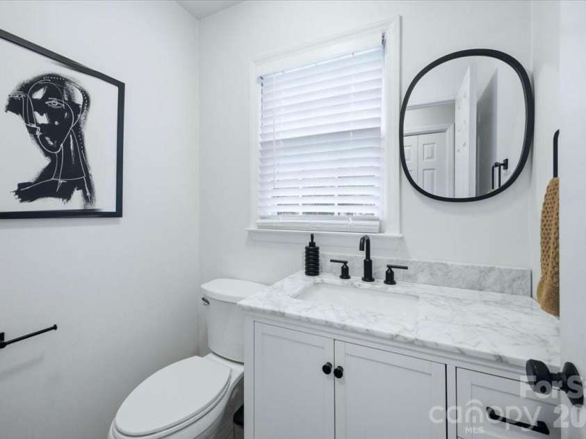 2726 Heidleburg Lane, Charlotte, NC 28210.  MLS# CAR4377864, YatesRealty ID 30176. 
