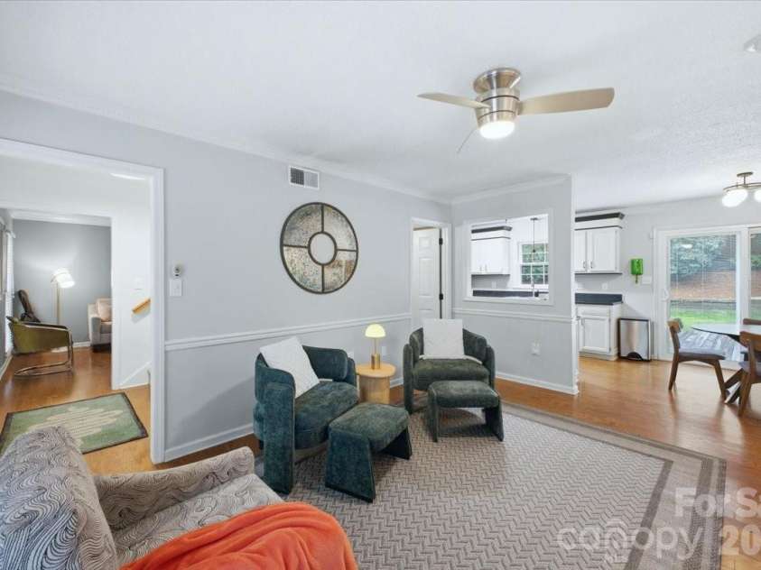 2726 Heidleburg Lane, Charlotte, NC 28210.  MLS# CAR4377864, YatesRealty ID 30176. 