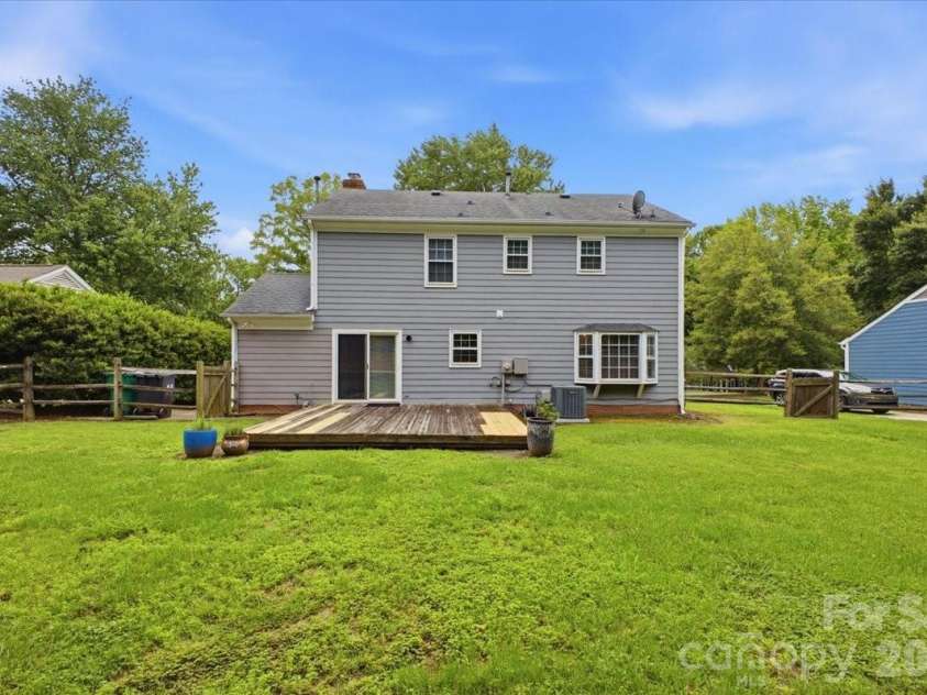 2726 Heidleburg Lane, Charlotte, NC 28210.  MLS# CAR4377864, YatesRealty ID 30176. 