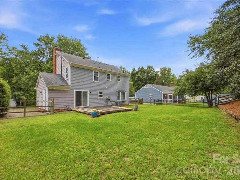 2726 Heidleburg Lane, Charlotte, NC 28210.  MLS# CAR4377864, YatesRealty ID 30176. 