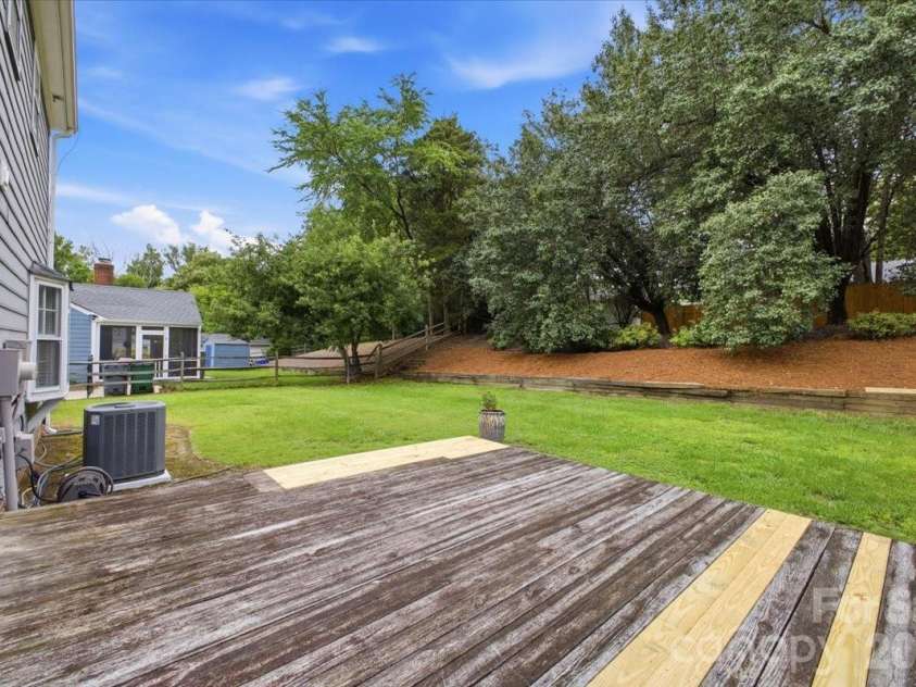 2726 Heidleburg Lane, Charlotte, NC 28210.  MLS# CAR4377864, YatesRealty ID 30176. 