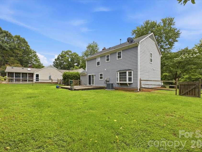 2726 Heidleburg Lane, Charlotte, NC 28210.  MLS# CAR4377864, YatesRealty ID 30176. 