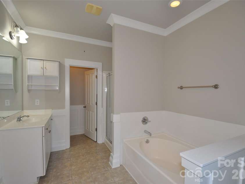 127 Pavillion Lane, Mooresville, NC 28117.  MLS# CAR4390234, YatesRealty ID 30177. Ensuite primary bath.