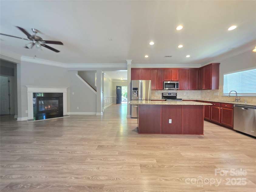 11016 Kinnairds Street, Charlotte, NC 28278.  MLS# CAR4286492, YatesRealty ID 30178. 