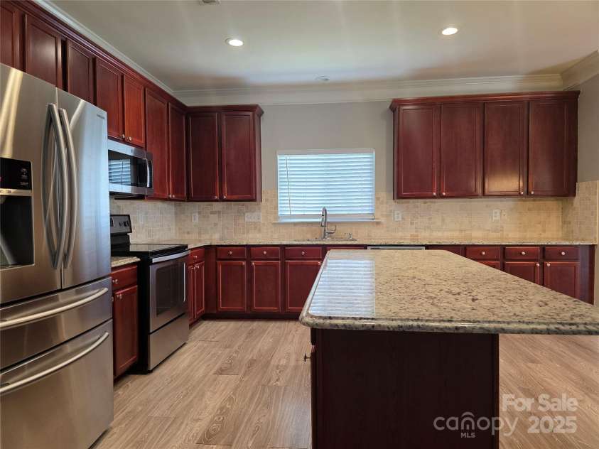 11016 Kinnairds Street, Charlotte, NC 28278.  MLS# CAR4286492, YatesRealty ID 30178. 