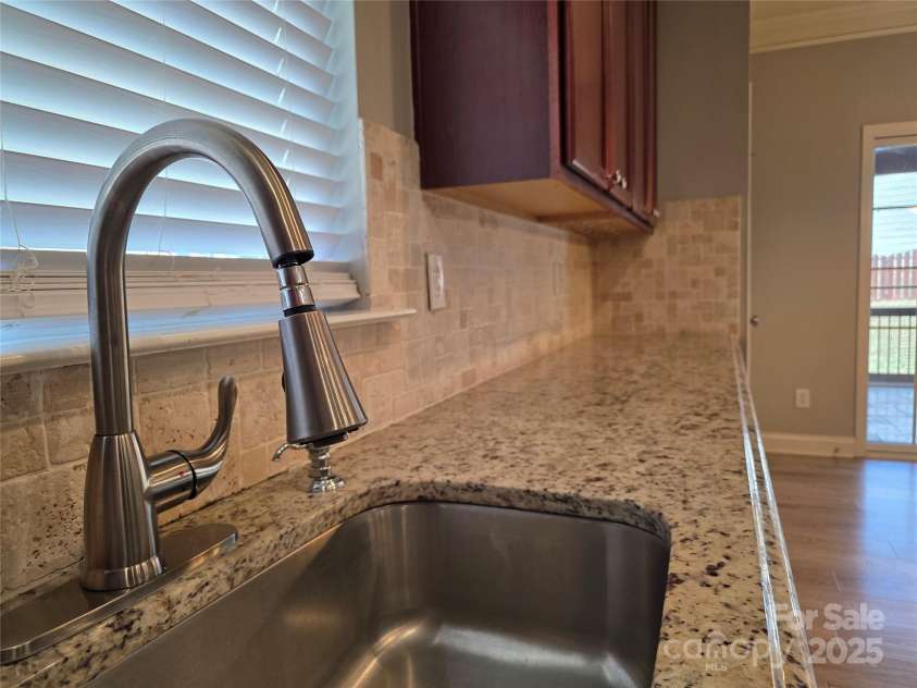 11016 Kinnairds Street, Charlotte, NC 28278.  MLS# CAR4286492, YatesRealty ID 30178. 