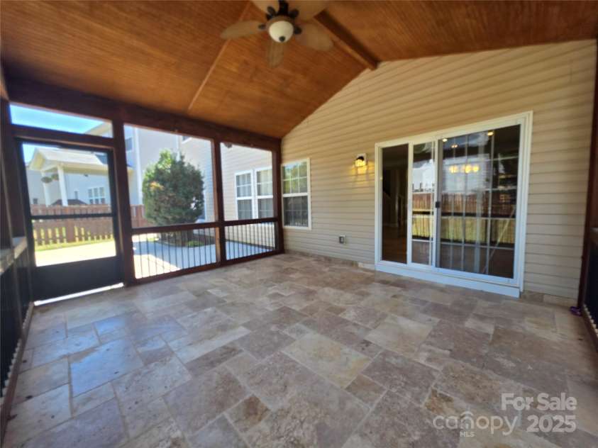 11016 Kinnairds Street, Charlotte, NC 28278.  MLS# CAR4286492, YatesRealty ID 30178. 