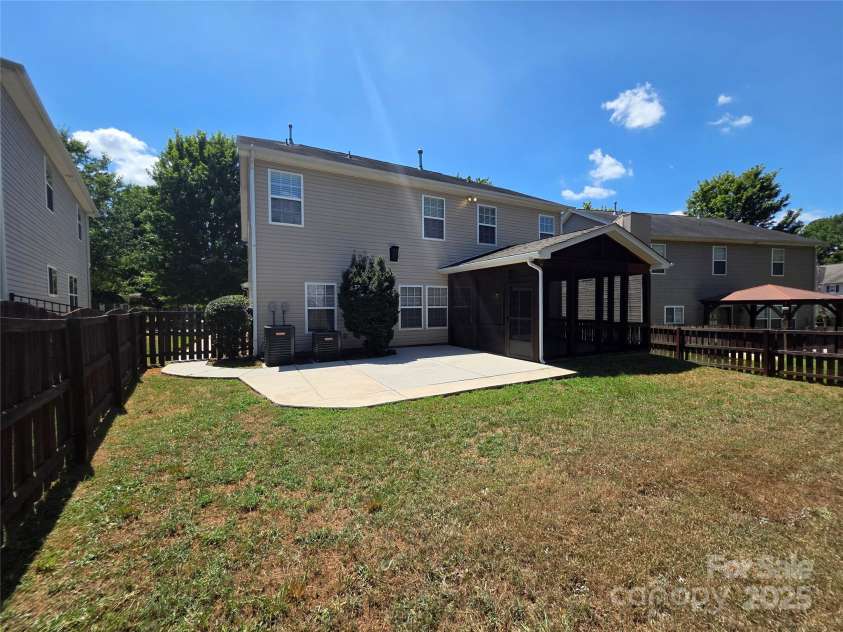 11016 Kinnairds Street, Charlotte, NC 28278.  MLS# CAR4286492, YatesRealty ID 30178. 