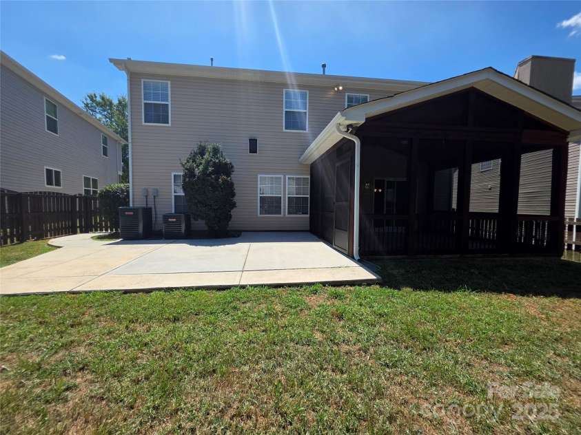 11016 Kinnairds Street, Charlotte, NC 28278.  MLS# CAR4286492, YatesRealty ID 30178. 