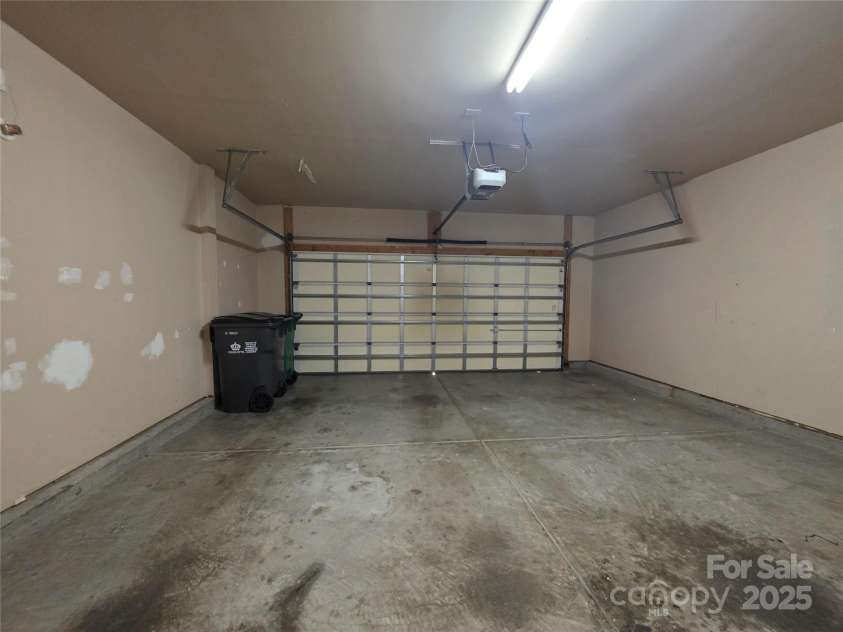11016 Kinnairds Street, Charlotte, NC 28278.  MLS# CAR4286492, YatesRealty ID 30178. 
