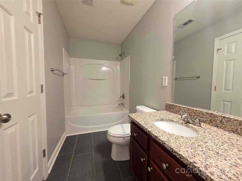 11016 Kinnairds Street, Charlotte, NC 28278.  MLS# CAR4286492, YatesRealty ID 30178. 