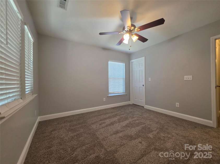 11016 Kinnairds Street, Charlotte, NC 28278.  MLS# CAR4286492, YatesRealty ID 30178. 