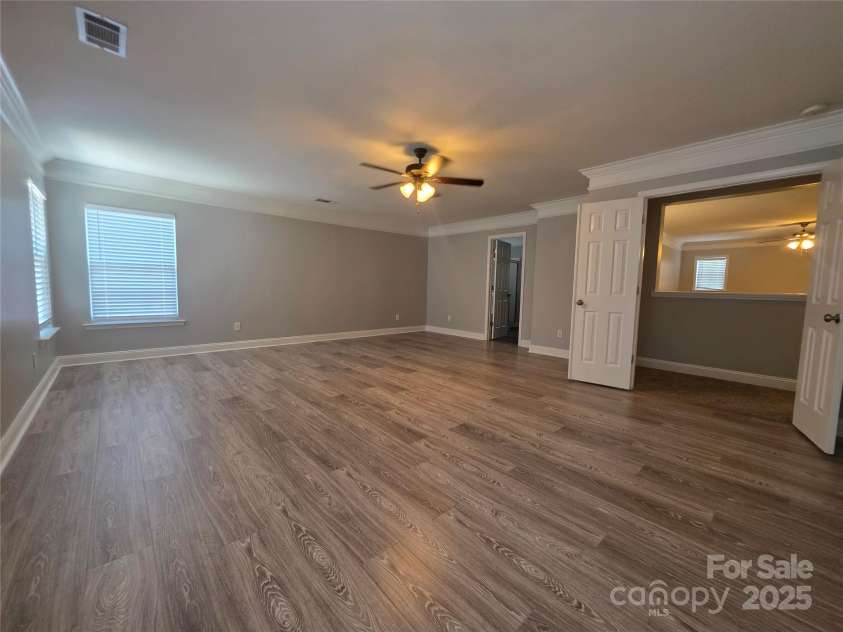 11016 Kinnairds Street, Charlotte, NC 28278.  MLS# CAR4286492, YatesRealty ID 30178. 