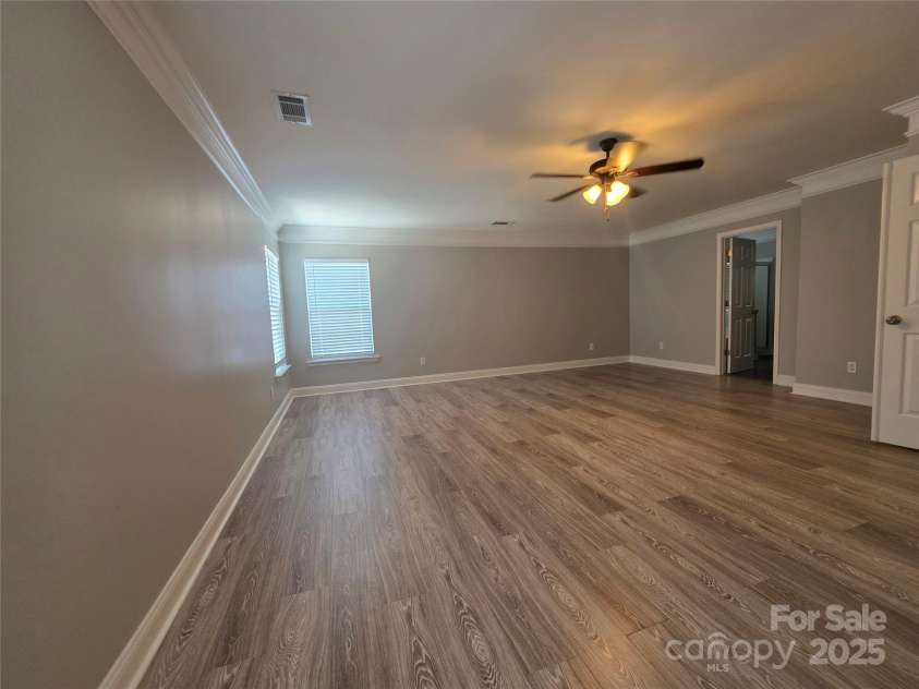 11016 Kinnairds Street, Charlotte, NC 28278.  MLS# CAR4286492, YatesRealty ID 30178. 