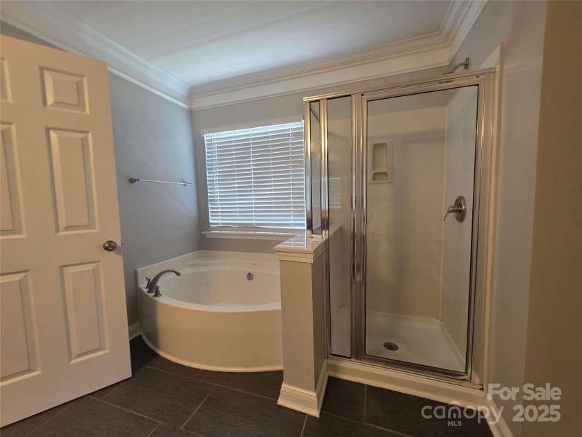11016 Kinnairds Street, Charlotte, NC 28278.  MLS# CAR4286492, YatesRealty ID 30178. 