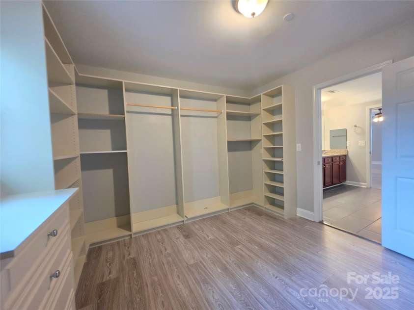 11016 Kinnairds Street, Charlotte, NC 28278.  MLS# CAR4286492, YatesRealty ID 30178. 