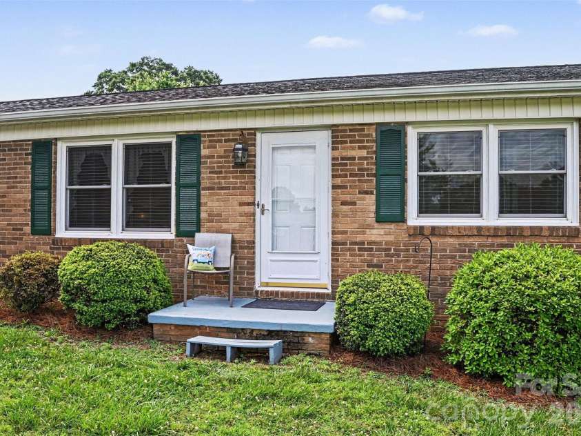 5111 Hawthorne Lane, Shelby, NC 28152.  MLS# CAR4391373, YatesRealty ID 30178. 