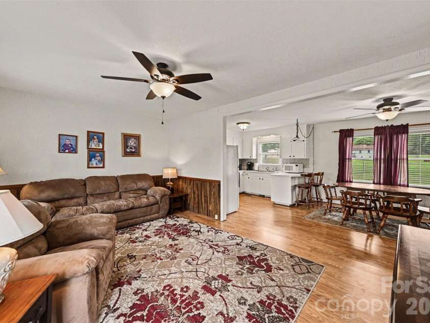 5111 Hawthorne Lane, Shelby, NC 28152.  MLS# CAR4391373, YatesRealty ID 30178. 