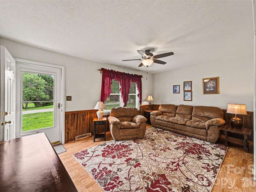 5111 Hawthorne Lane, Shelby, NC 28152.  MLS# CAR4391373, YatesRealty ID 30178. 