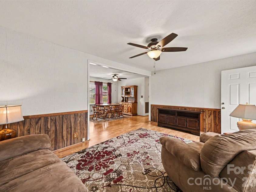 5111 Hawthorne Lane, Shelby, NC 28152.  MLS# CAR4391373, YatesRealty ID 30178. 