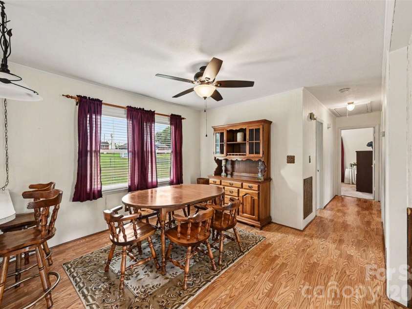 5111 Hawthorne Lane, Shelby, NC 28152.  MLS# CAR4391373, YatesRealty ID 30178. 