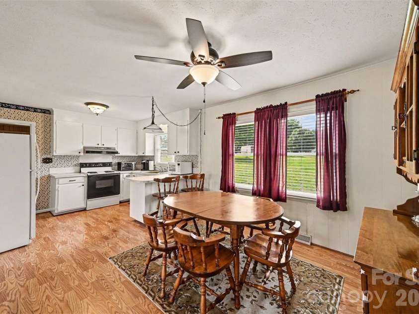 5111 Hawthorne Lane, Shelby, NC 28152.  MLS# CAR4391373, YatesRealty ID 30178. 