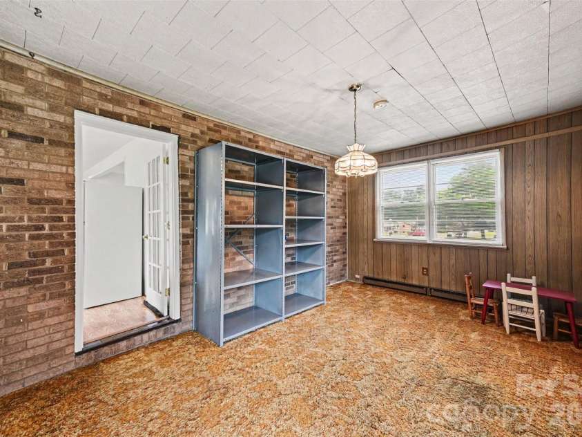 5111 Hawthorne Lane, Shelby, NC 28152.  MLS# CAR4391373, YatesRealty ID 30178. 