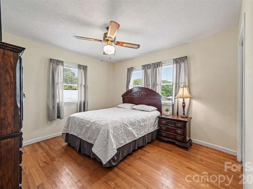 5111 Hawthorne Lane, Shelby, NC 28152.  MLS# CAR4391373, YatesRealty ID 30178. 