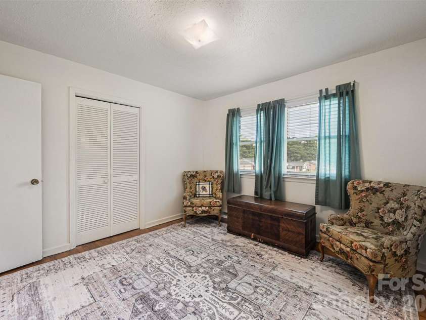 5111 Hawthorne Lane, Shelby, NC 28152.  MLS# CAR4391373, YatesRealty ID 30178. 