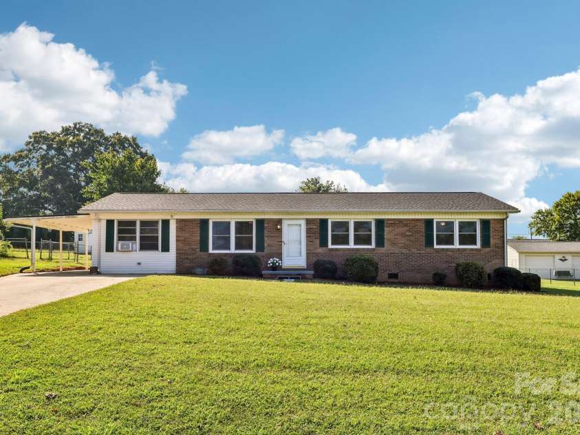 5111 Hawthorne Lane, Shelby, NC 28152.  MLS# CAR4422090, YatesRealty ID 30178. 5111 Hawthorne Lane