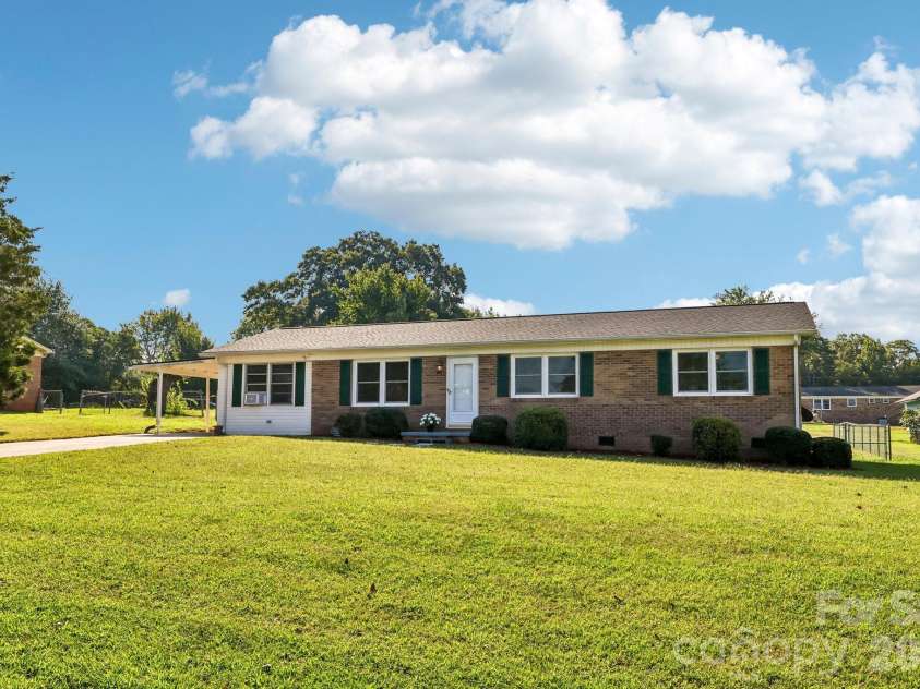 5111 Hawthorne Lane, Shelby, NC 28152.  MLS# CAR4422090, YatesRealty ID 30178. 