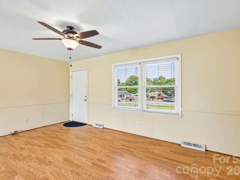 5111 Hawthorne Lane, Shelby, NC 28152.  MLS# CAR4422090, YatesRealty ID 30178. 