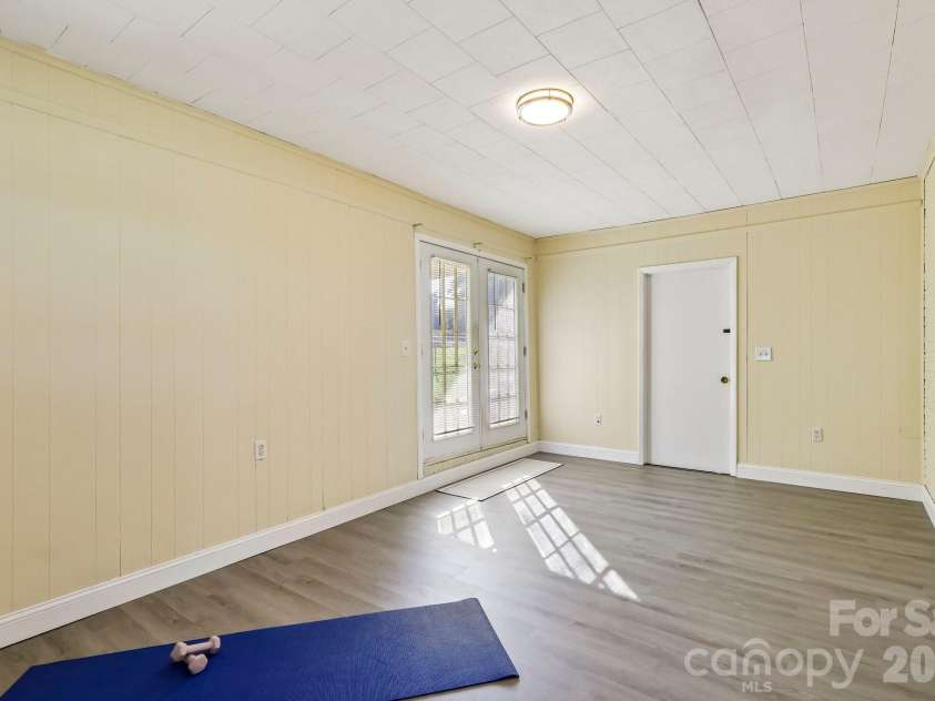 5111 Hawthorne Lane, Shelby, NC 28152.  MLS# CAR4422090, YatesRealty ID 30178. 