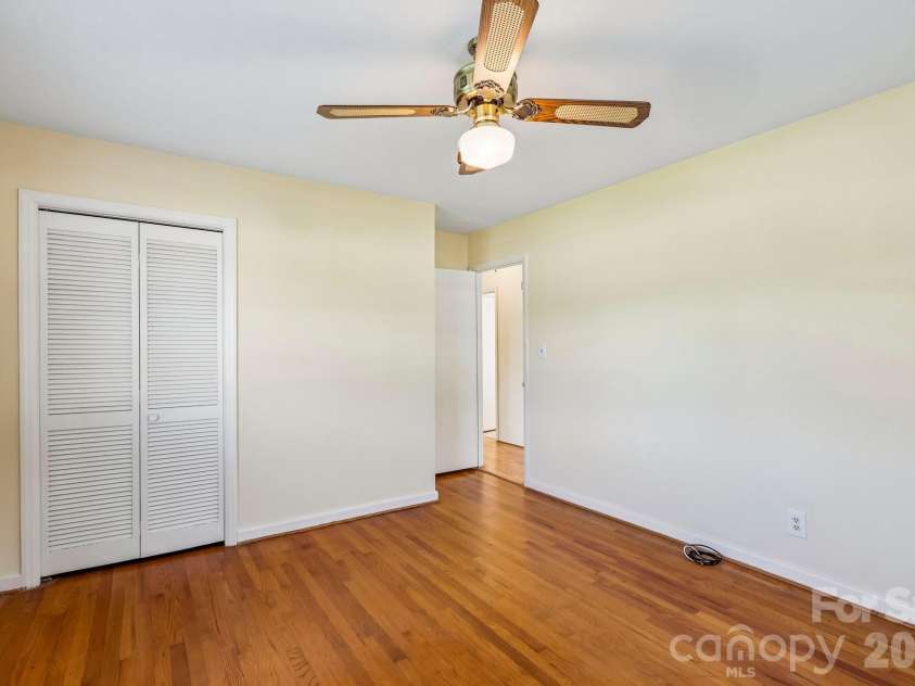 5111 Hawthorne Lane, Shelby, NC 28152.  MLS# CAR4422090, YatesRealty ID 30178. 