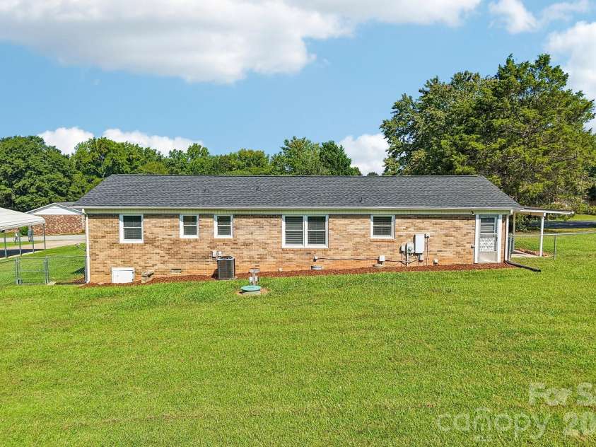 5111 Hawthorne Lane, Shelby, NC 28152.  MLS# CAR4422090, YatesRealty ID 30178. 