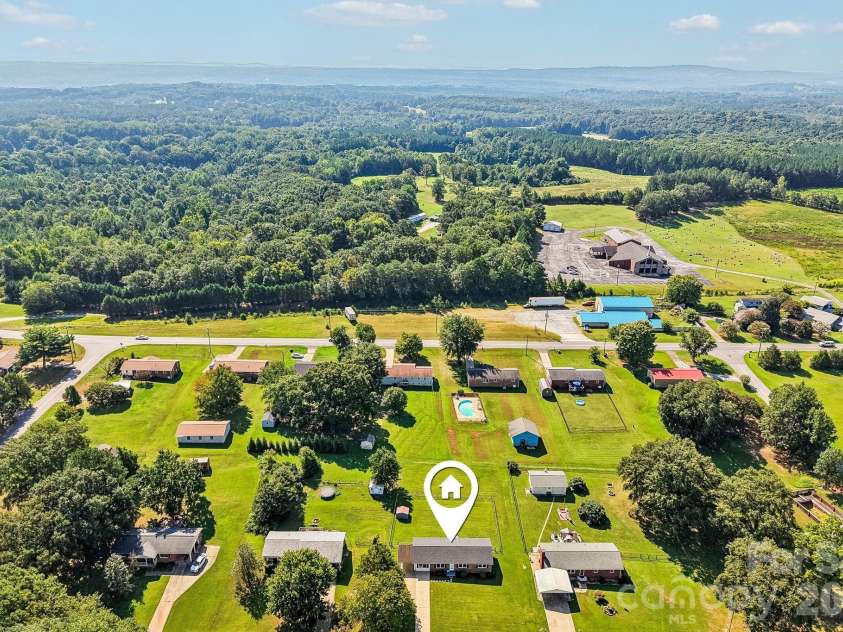 5111 Hawthorne Lane, Shelby, NC 28152.  MLS# CAR4422090, YatesRealty ID 30178. 