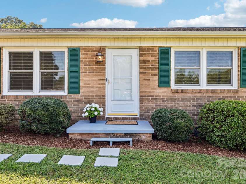 5111 Hawthorne Lane, Shelby, NC 28152.  MLS# CAR4422090, YatesRealty ID 30178. Welcome Home!