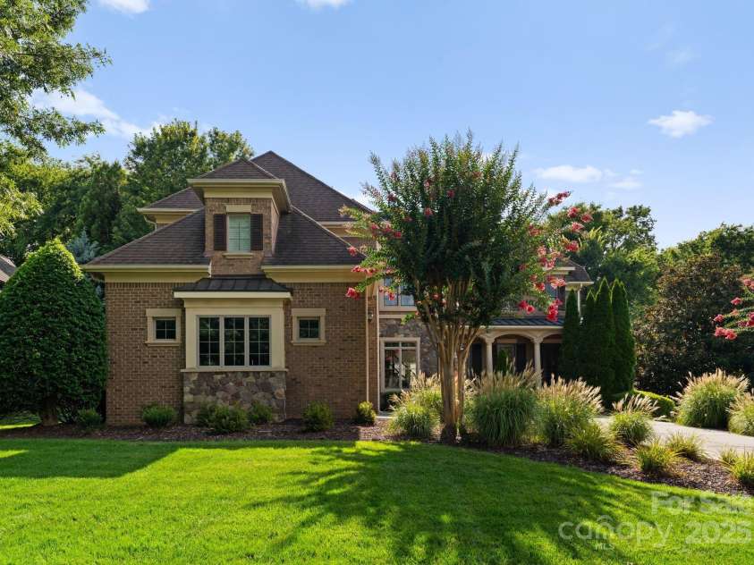 202 Montrose Drive, Waxhaw, NC 28173.  MLS# CAR4280547, YatesRealty ID 30179. 