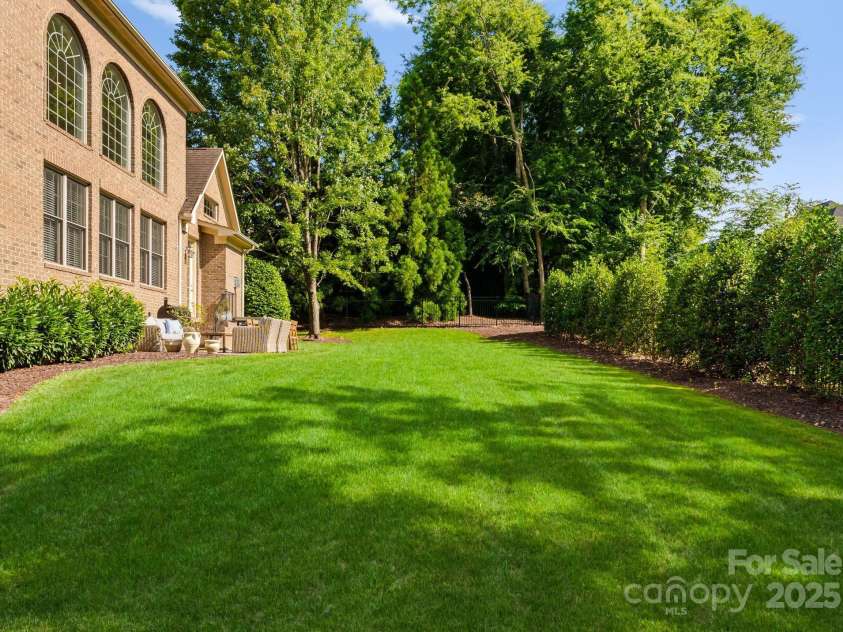 202 Montrose Drive, Waxhaw, NC 28173.  MLS# CAR4280547, YatesRealty ID 30179. 