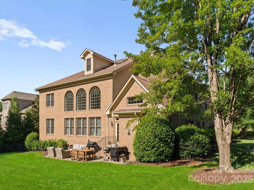 202 Montrose Drive, Waxhaw, NC 28173.  MLS# CAR4280547, YatesRealty ID 30179. 