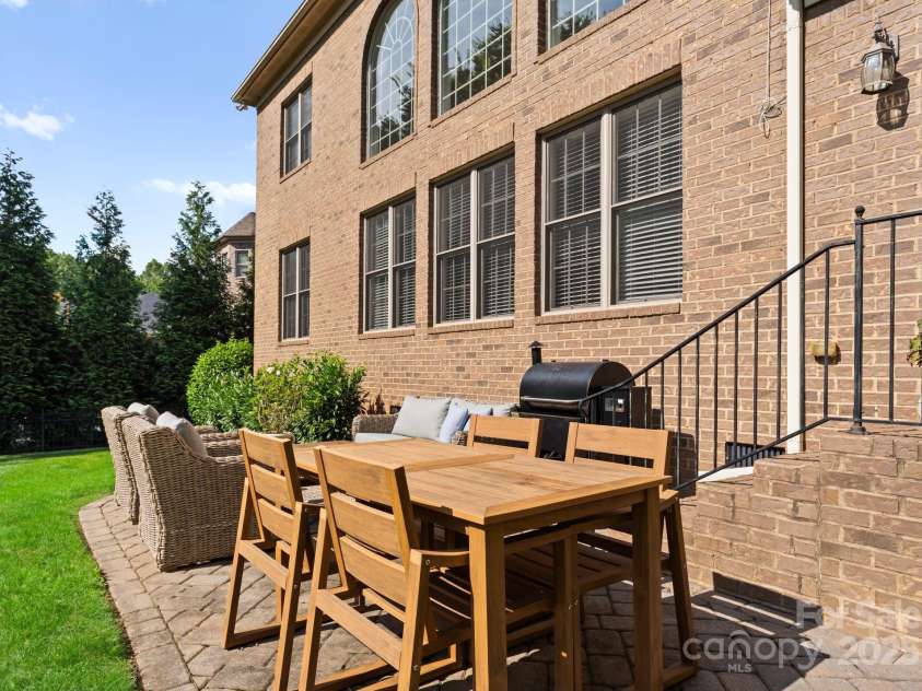 202 Montrose Drive, Waxhaw, NC 28173.  MLS# CAR4280547, YatesRealty ID 30179. 