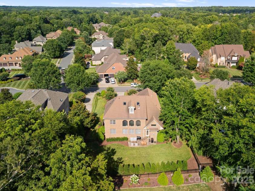 202 Montrose Drive, Waxhaw, NC 28173.  MLS# CAR4280547, YatesRealty ID 30179. 