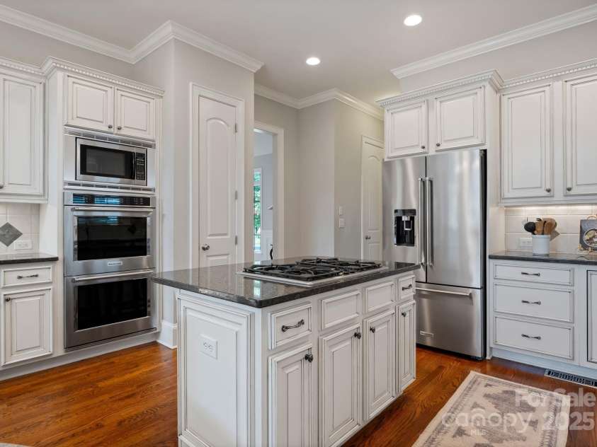 202 Montrose Drive, Waxhaw, NC 28173.  MLS# CAR4280547, YatesRealty ID 30179. 