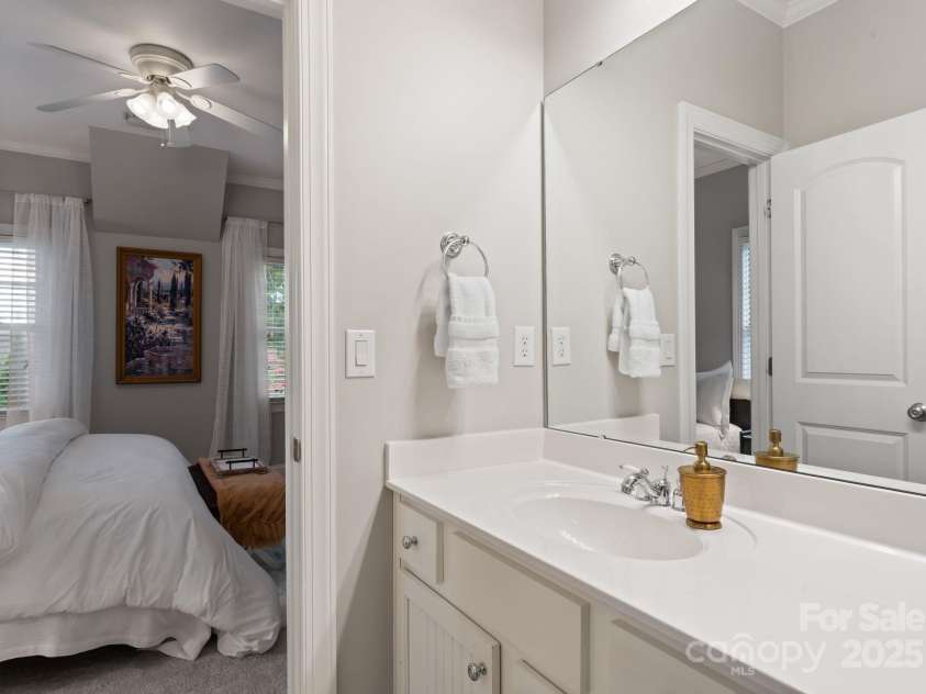 202 Montrose Drive, Waxhaw, NC 28173.  MLS# CAR4280547, YatesRealty ID 30179. 