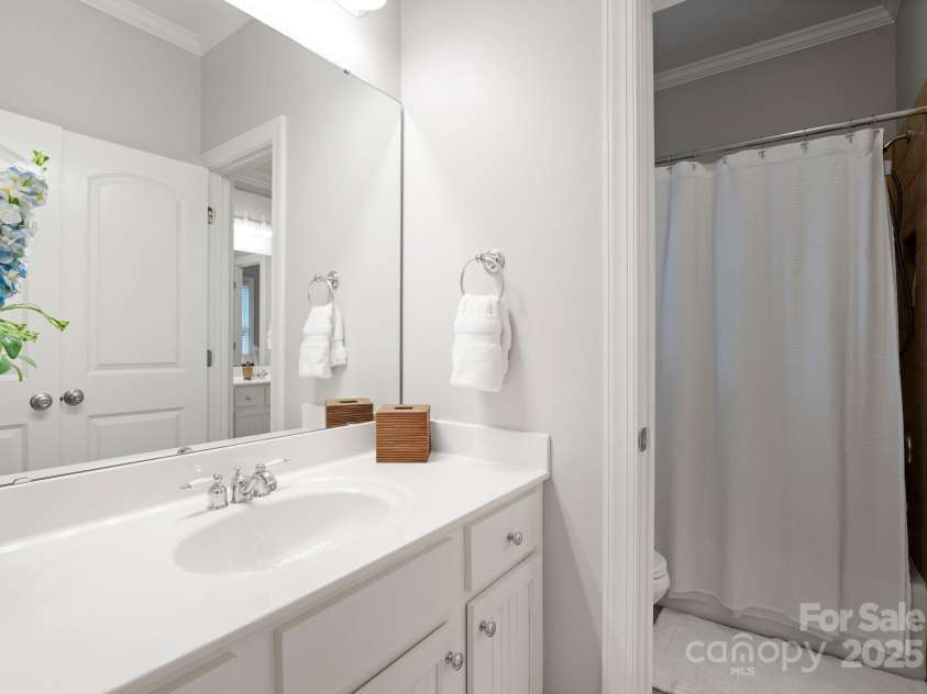 202 Montrose Drive, Waxhaw, NC 28173.  MLS# CAR4280547, YatesRealty ID 30179. 