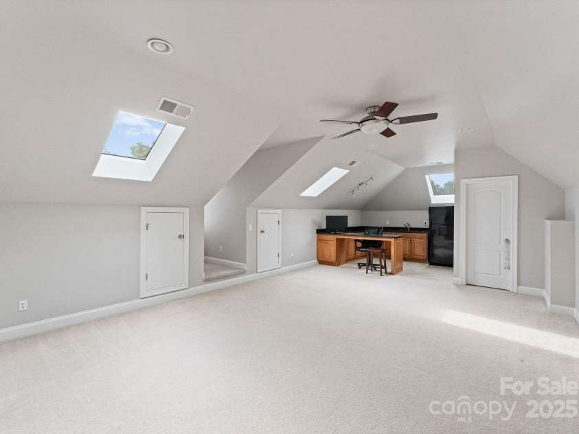 202 Montrose Drive, Waxhaw, NC 28173.  MLS# CAR4280547, YatesRealty ID 30179. 